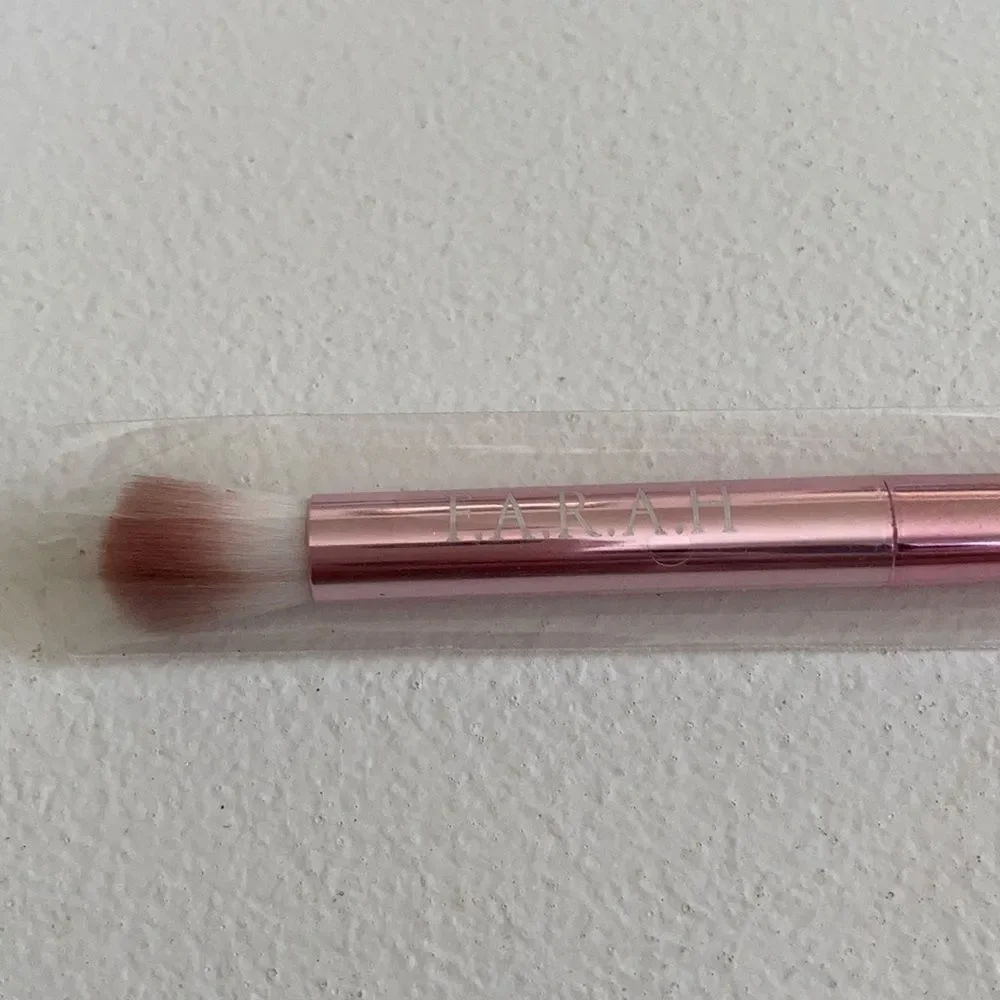 F.A.R.A.H Rose Gold Large Eyeshadow Blender Brush